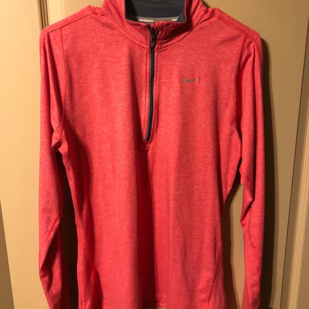 Nike Women’s 1/2 zip Pullover